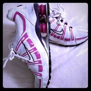Nike shox size 7